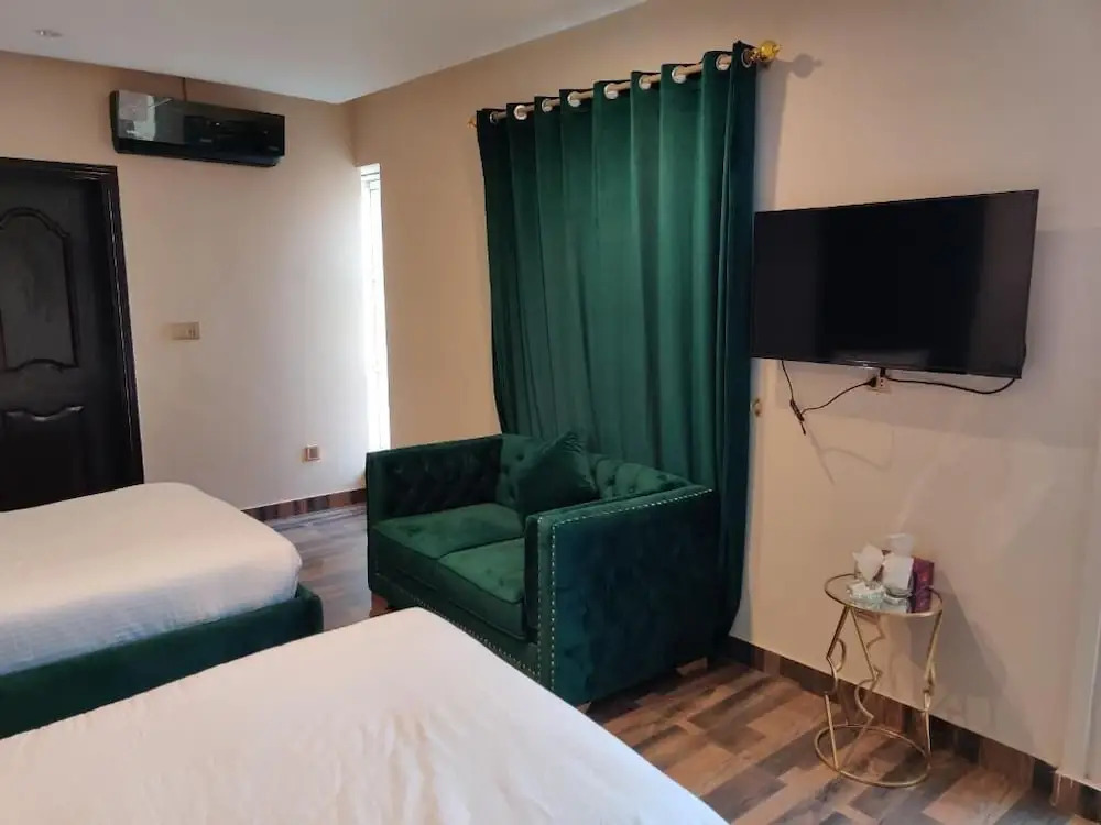 Royal Mansion Hotel