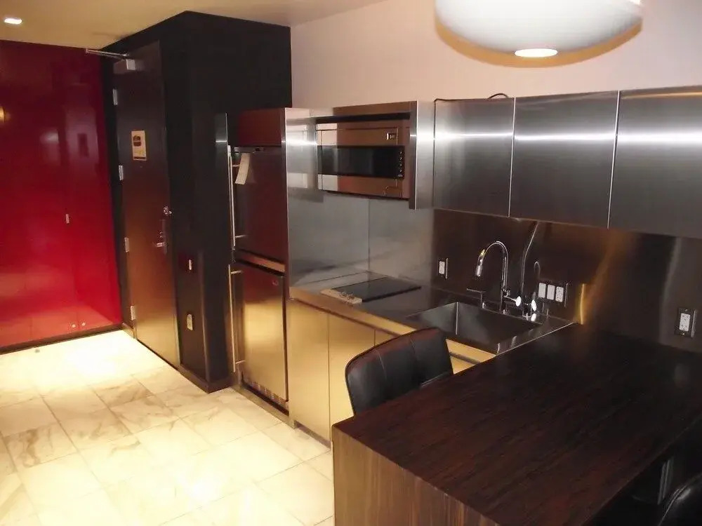 Luxury Suites at Palms Place