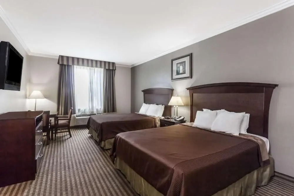Days Inn And Suites