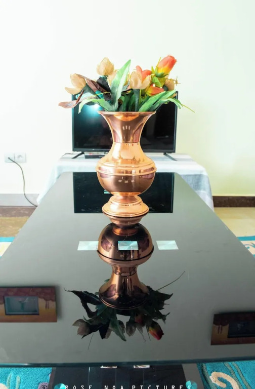 Odza, Modern Apartment, 3 Bedrooms, Private Parking