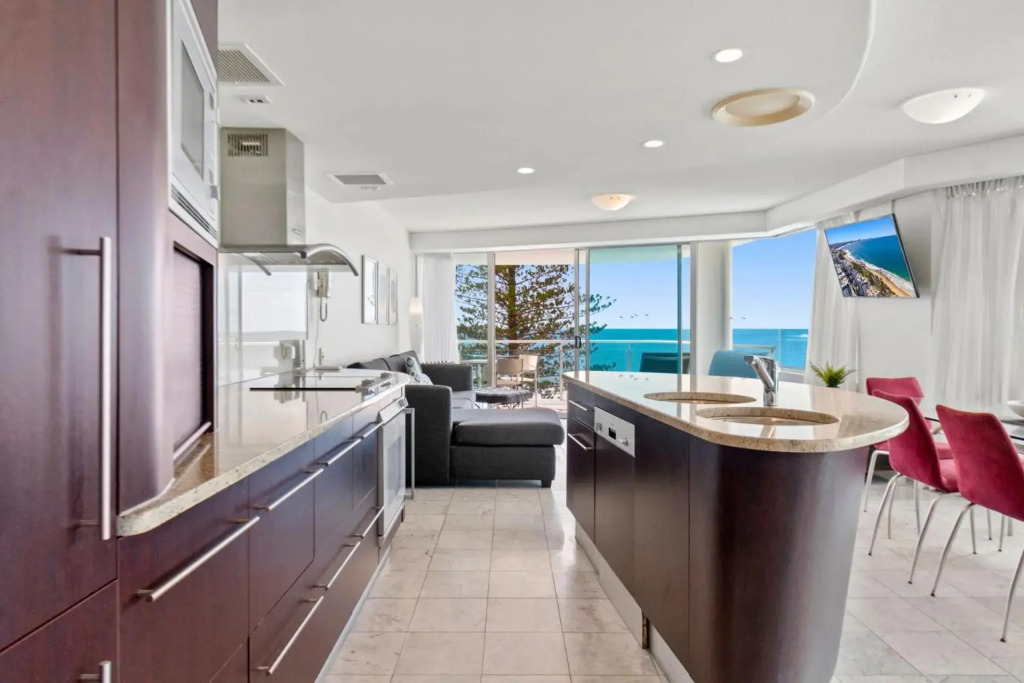 Sirocco 408 by G1 Holidays - Two Bedroom Beachfront Apartment in Sirocco Resort