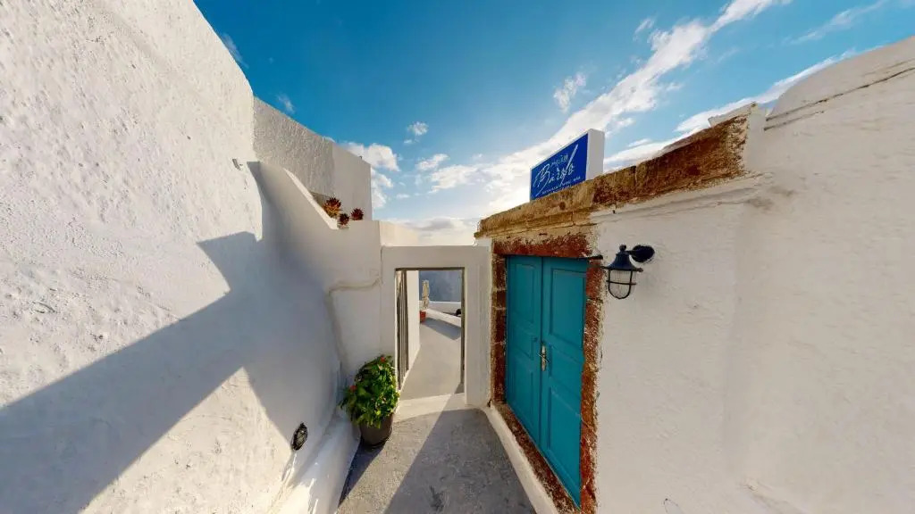 Anemos Fira Caldera View