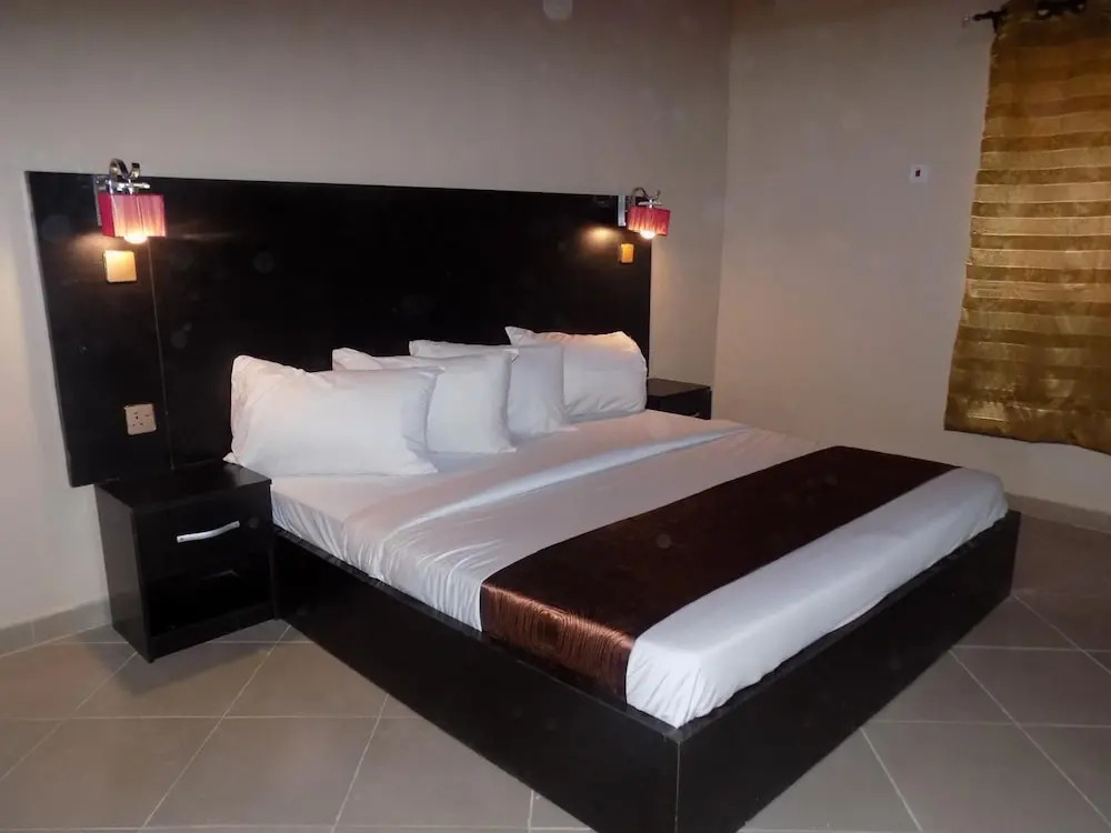 Posh Apartments Bussiness Hotel