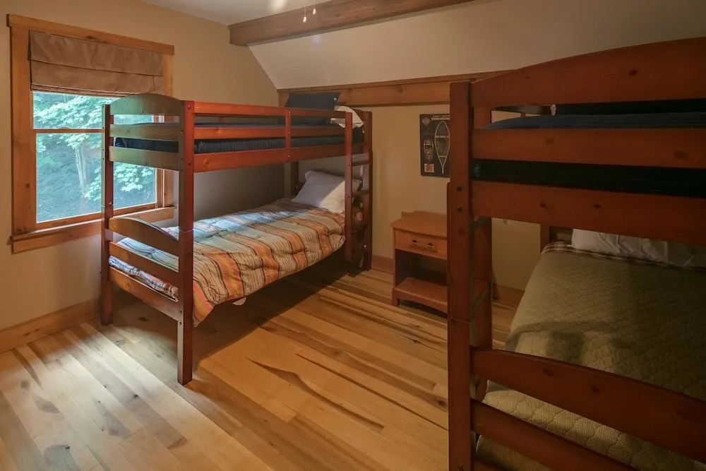 Hidden Creek Cabin Apartment