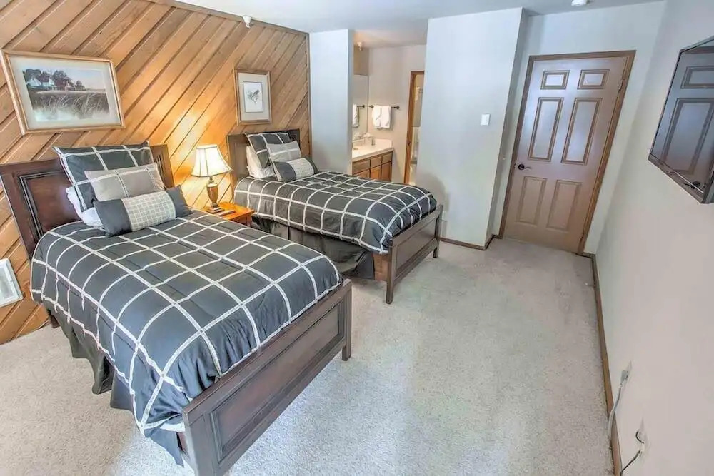 Aspen Creek #225 - Hot Tub & Pool, Near Skiing!