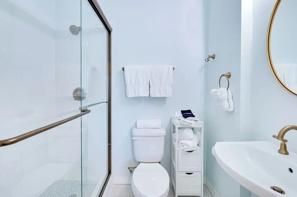 Walk to Beach! Waterfront Hudson Townhome