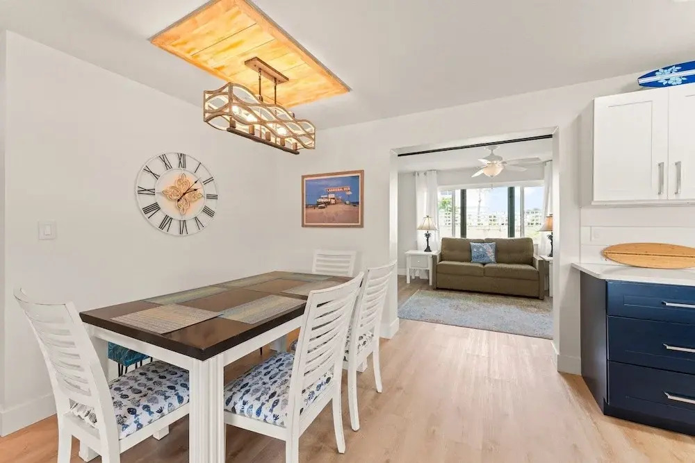 384 Harbor Drive