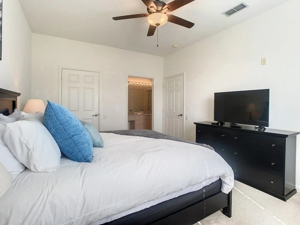 3 Bed Resort Condo Near Disney 3 Bedroom Condo by Redawning