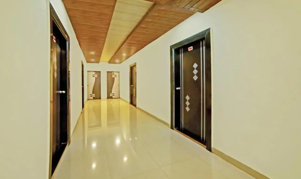 OYO 28312 Hotel Shree Balaji Inn