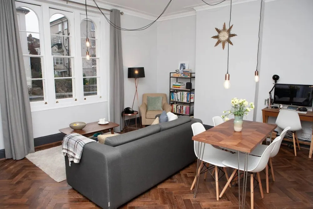 Spacious Victorian Flat in the Heart of Bristol