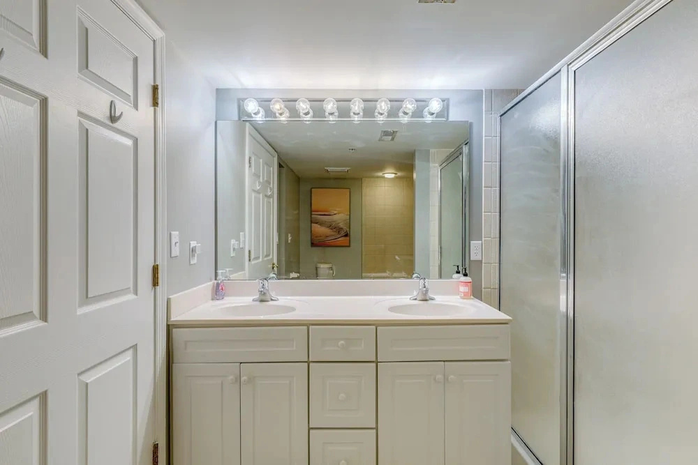 High Walkability, Pool Access! Ocean City Condo