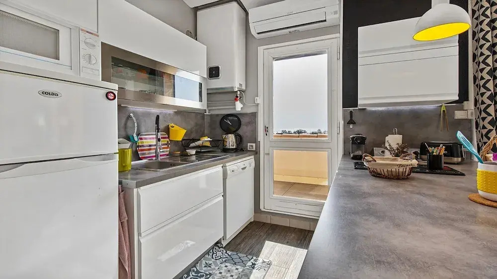 Cozy Beachside Family Stay