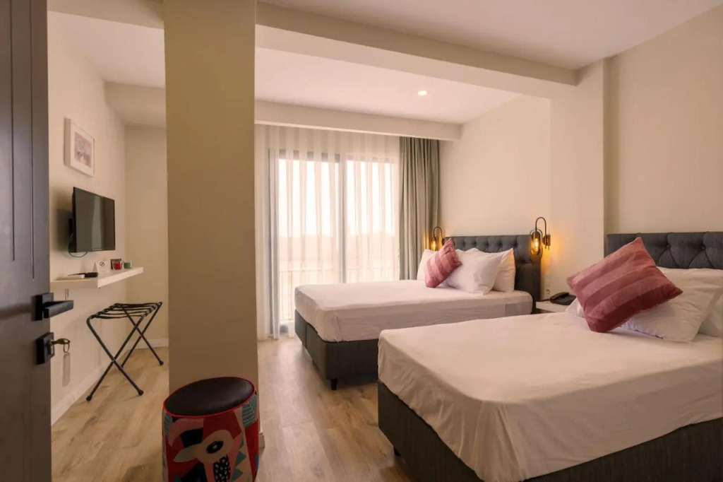 Echinus Lara Hotel