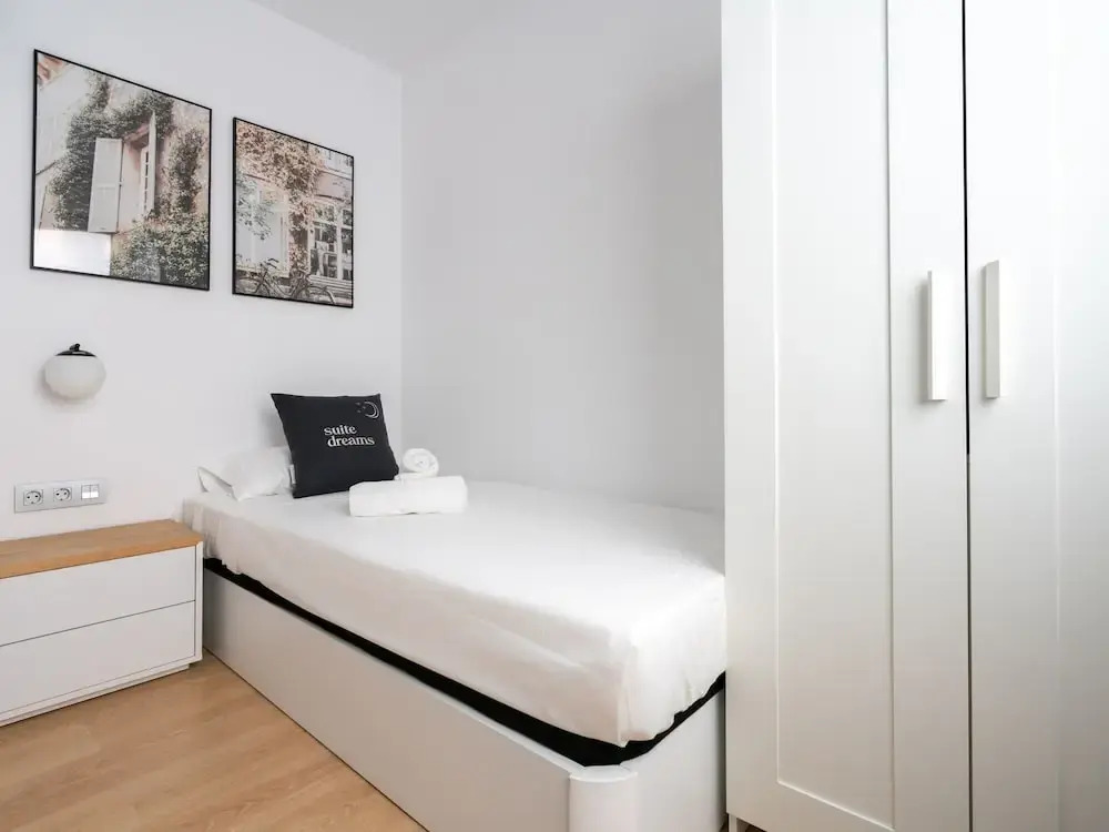Limehome Barcelona Carrer de Fontcoberta - Digital Access