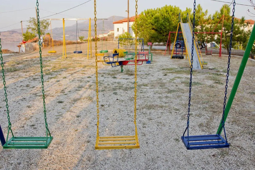 Anaxos Hill Village