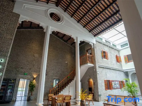 Liyuan Daoxiang Diaolou Boutique Cultural Homestay (Chikan Ancient Town Scenic Area Branch)