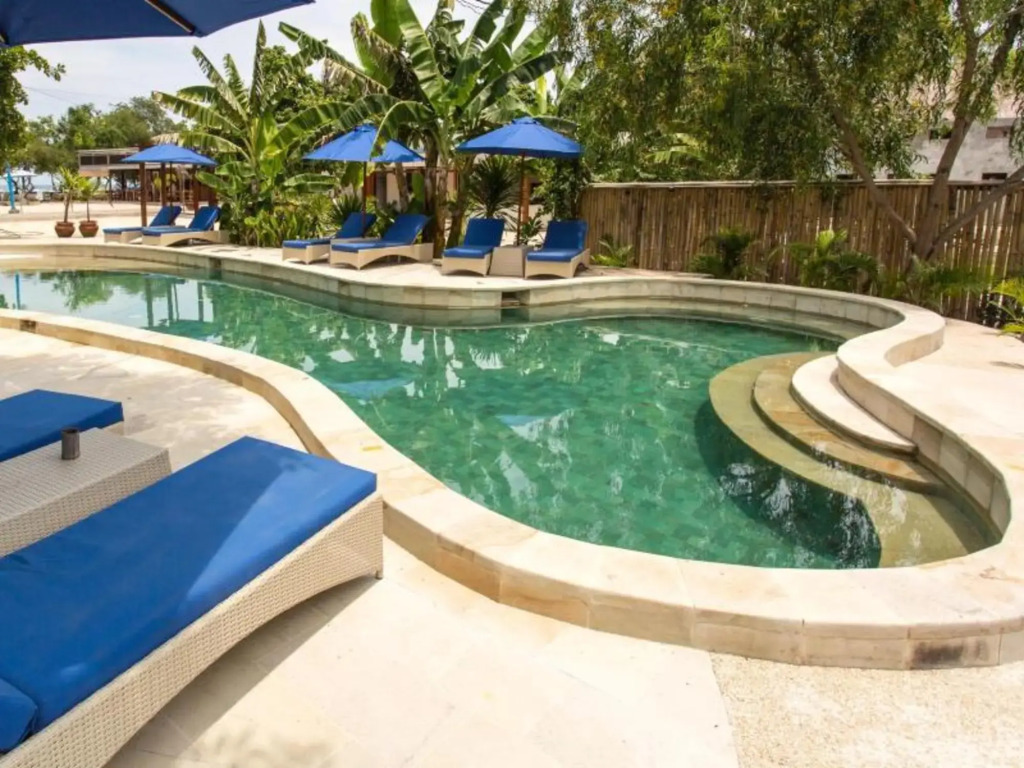Gili Teak Beach Front Resort