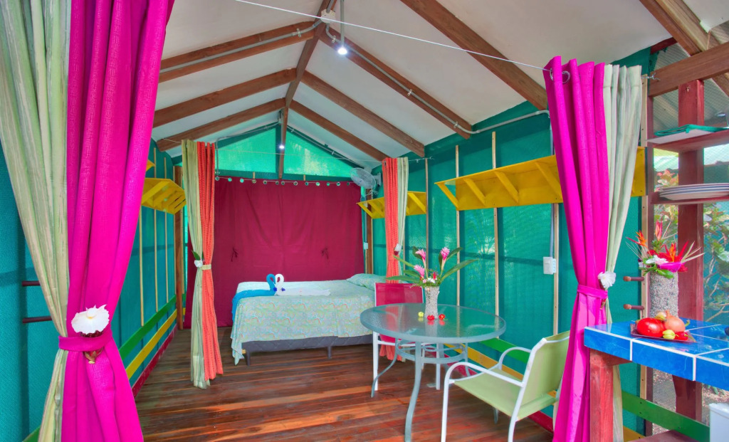 Jungles Edge Hotel, Jiu Jitsu, Muay Thai Retreat Center