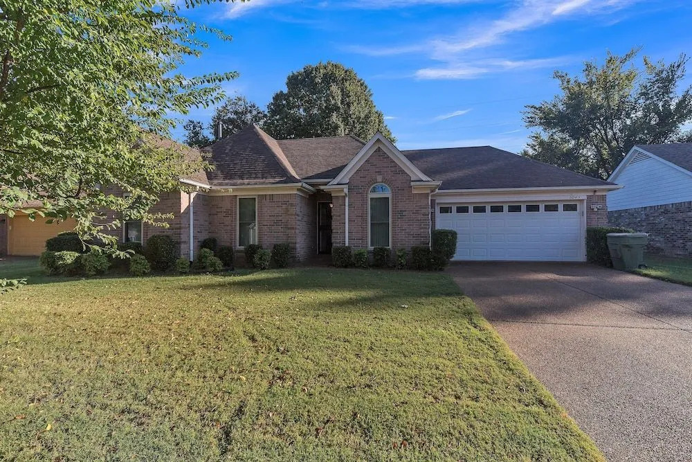 Charming Comfortable Memphis Getaway 3 Bedroom Home by Redawning