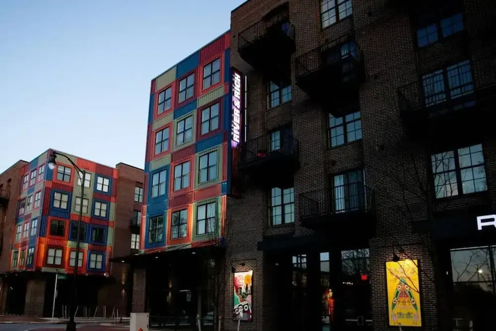 Skyline View 2BR w Balcony Free Parking W D