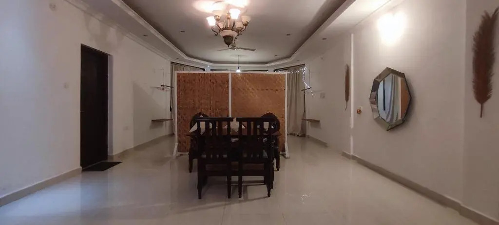 J-House, 4 Apartments with balconies, NO kitchen, Thalassa 1min away