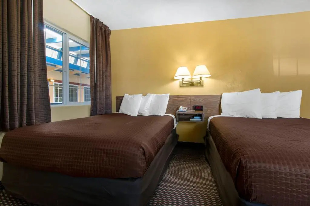 Eureka Town House Motel - Historic Old Town