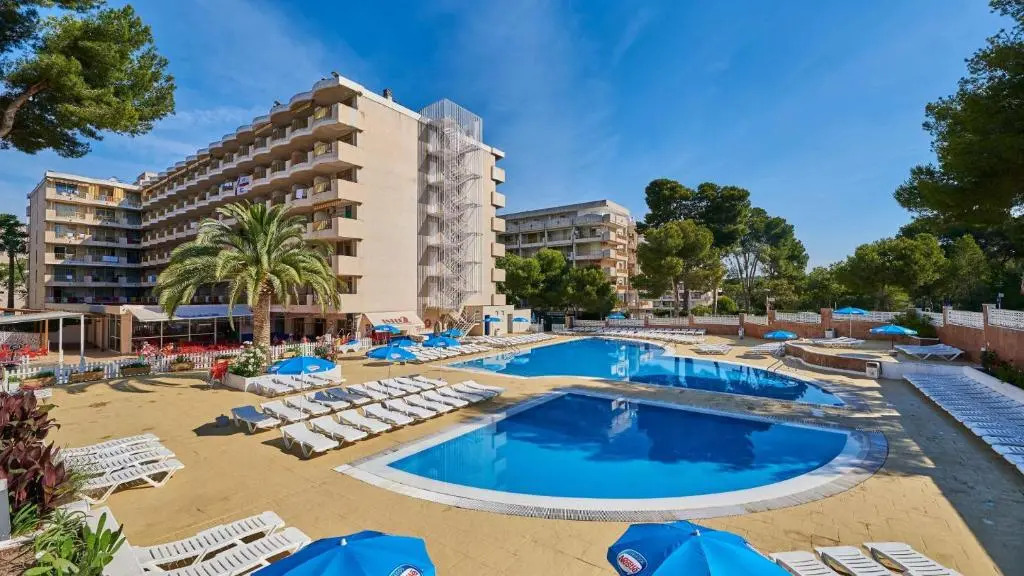 NUEVOS 2026 ESTRENA PRECIOSO APARTHOTEL INTER2, NEW APARTMENTS lN SALOU! self check in! PARKING! PORT AVENTURA