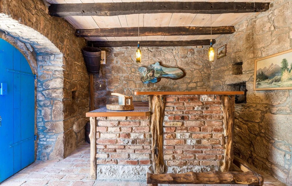 Amazing Home In Poljane