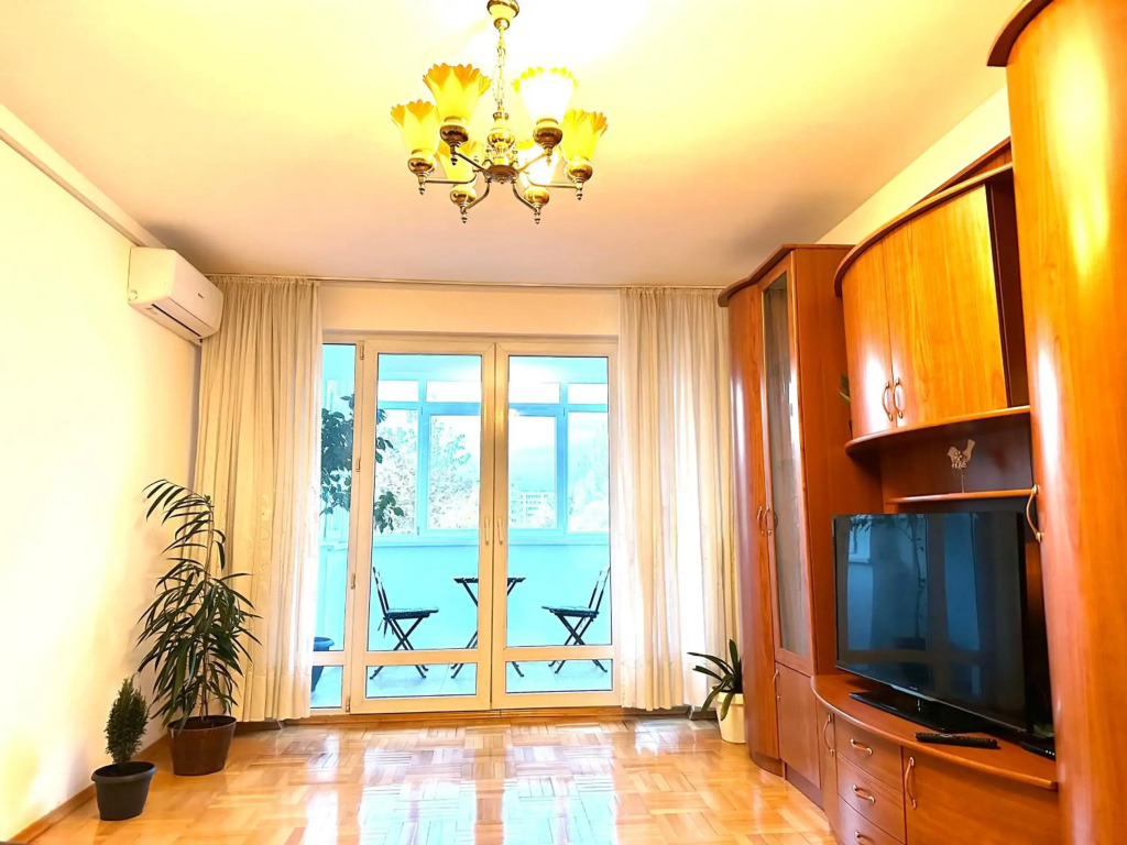 Vintage Bucharest apartment