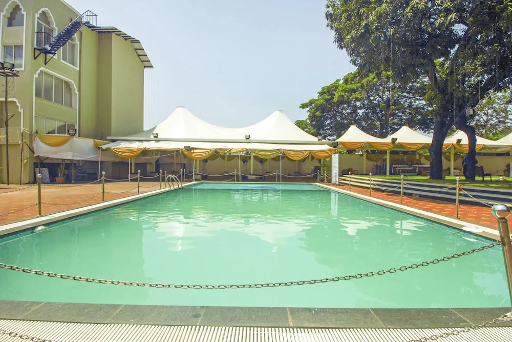 OYO 6800 Purohit Holiday Resort