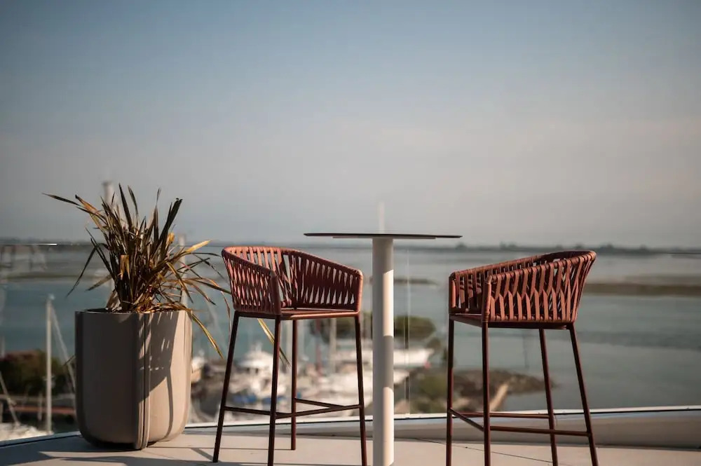 Laguna Faro Suites