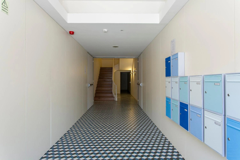 JOIVY Sublime 2BR Apt on Restauradores Sq., nearby Rossio Station