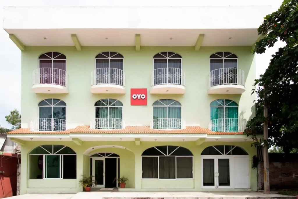 OYO Hotel Estacion,José Cardel,Parque Central Revolución
