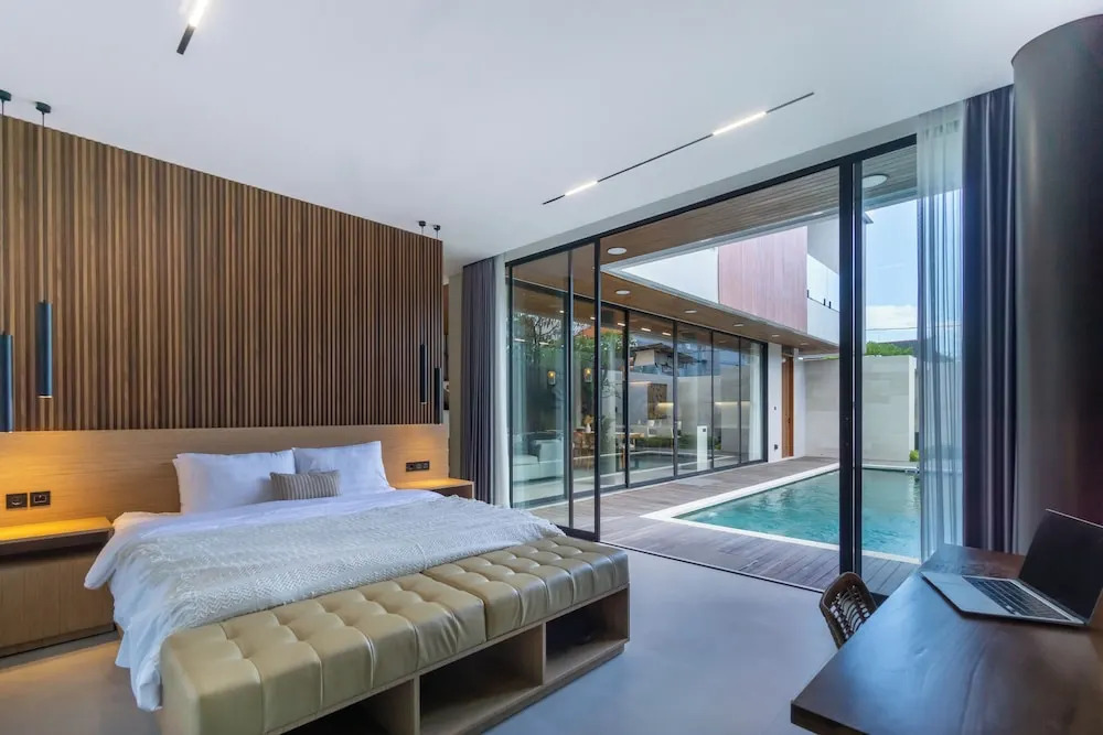 Villa Elena by Maheswara