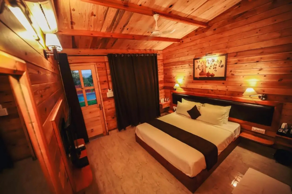 Grand Vatika Resort