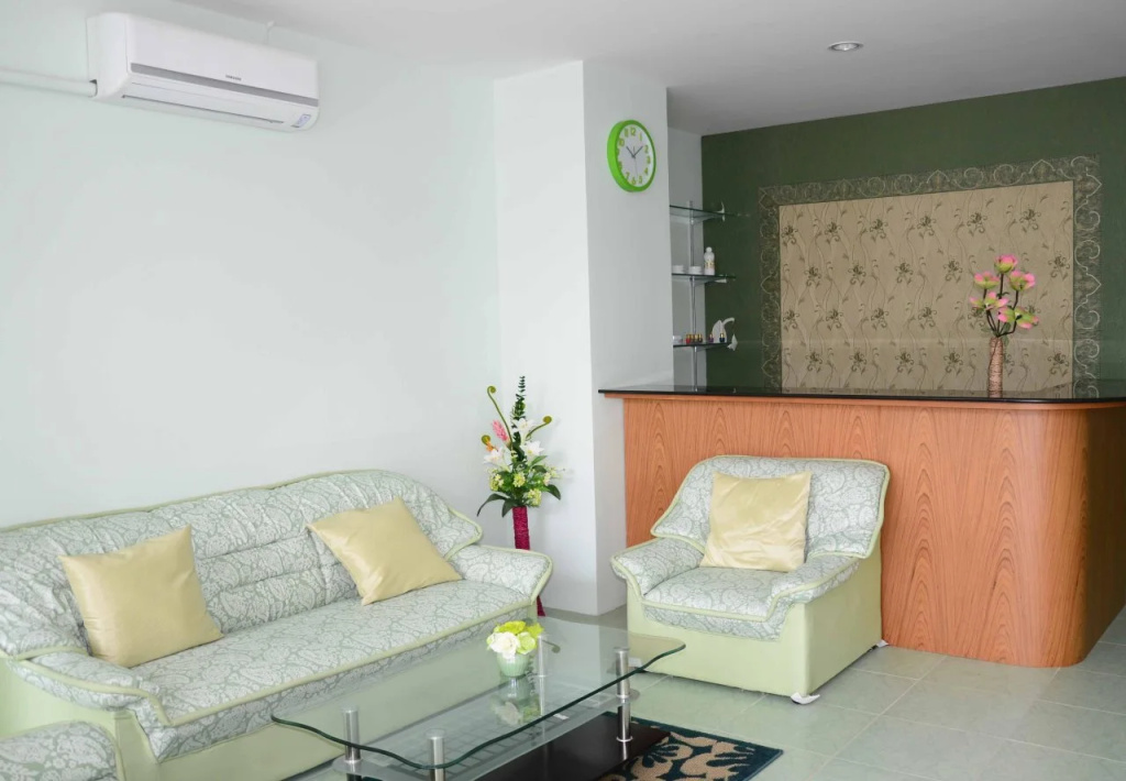 Emerald hotel