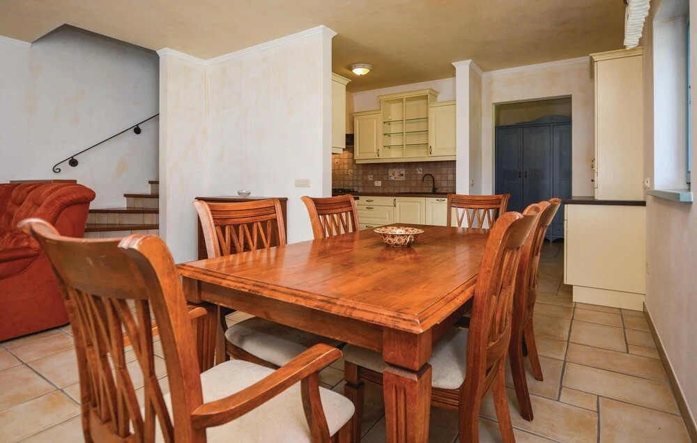Cozy Home In Koper With Wifi