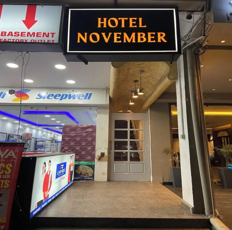 Hotel November, At Zirakpur Bus Stand
