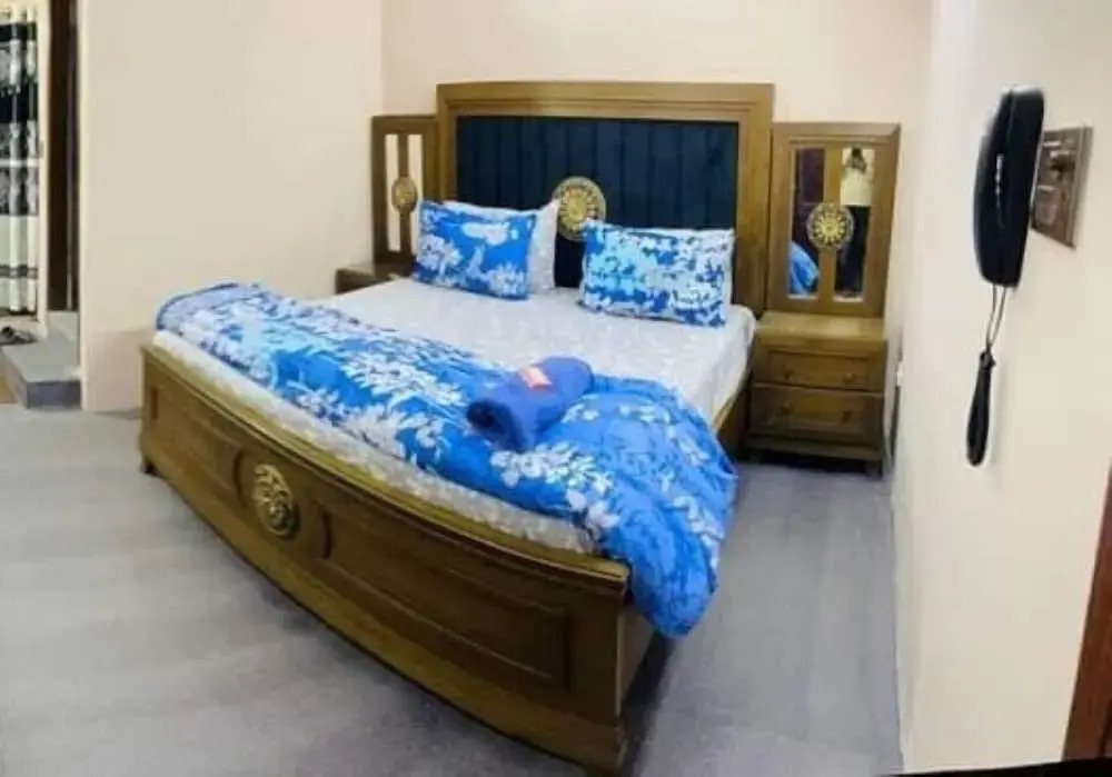 Luxuary Al Jannat Hotel