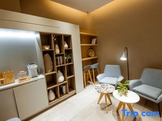 Homeinn · neo (Meishan Pengshan District Weiye Plaza Jinjiang University)