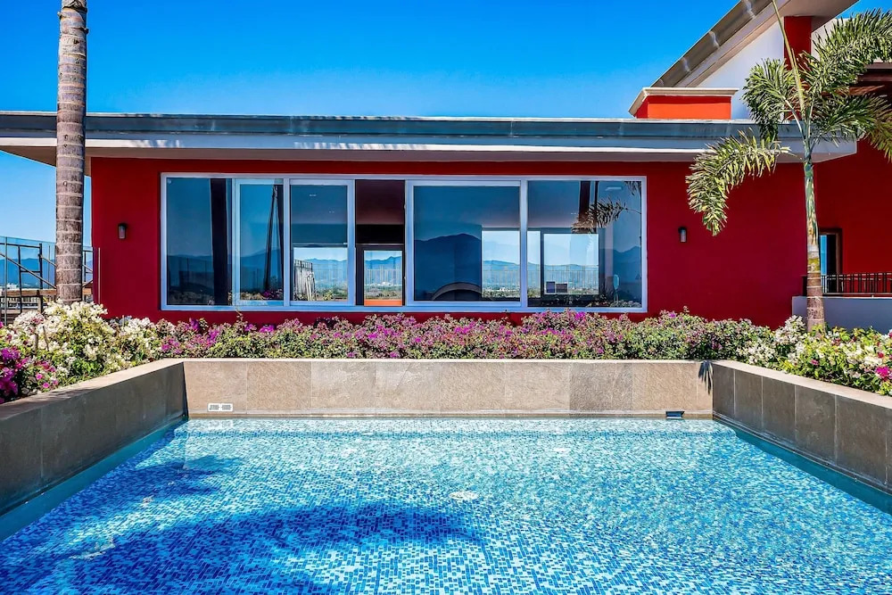 Mountain-view Apartment Near Beach With Balcony, Rooftop Pool, Gym, & Ping-pong
