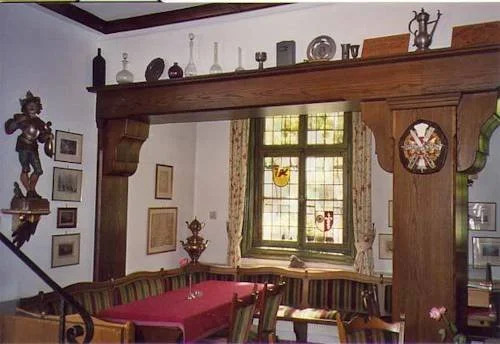 Hotel zum Goldenen Löwen - Restaurant - Panoramabar - Terrassen - Events - Rheinblick - Geschichte seit 1728