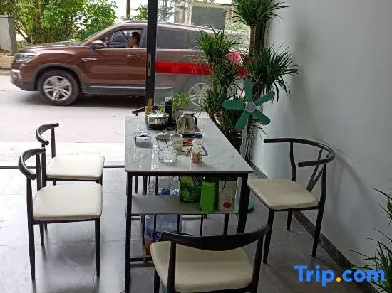 Xingqing Apartment