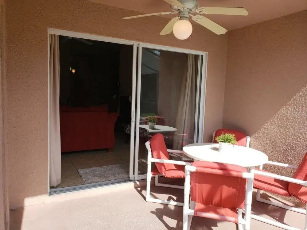 Ariel's By The Lake Gorgeous Private Pool Area 5 Bedroom Home by Redawning