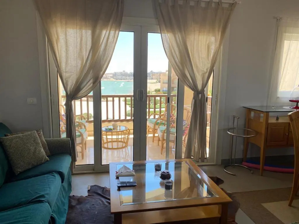 A lovely 2 BR apartment at Waterside