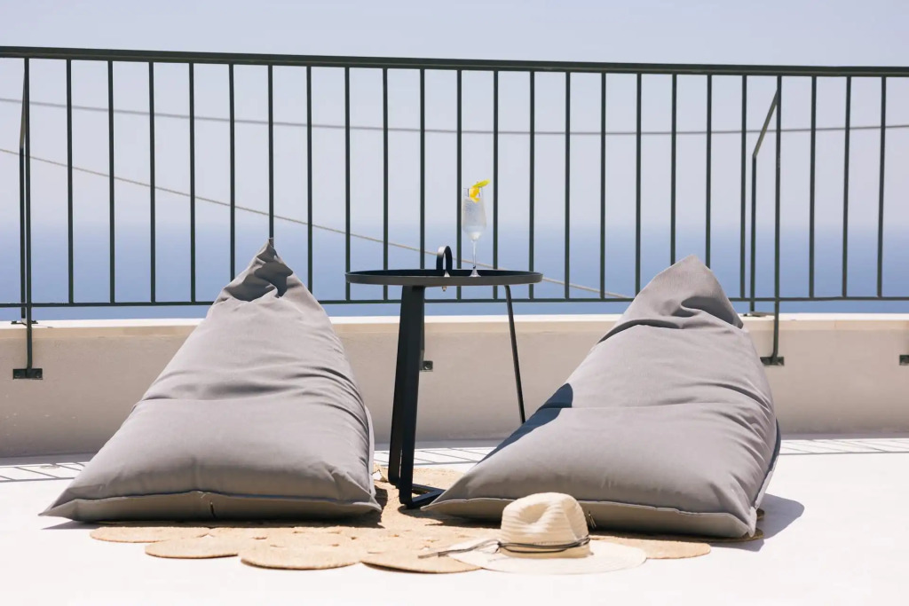Mirthea Suites