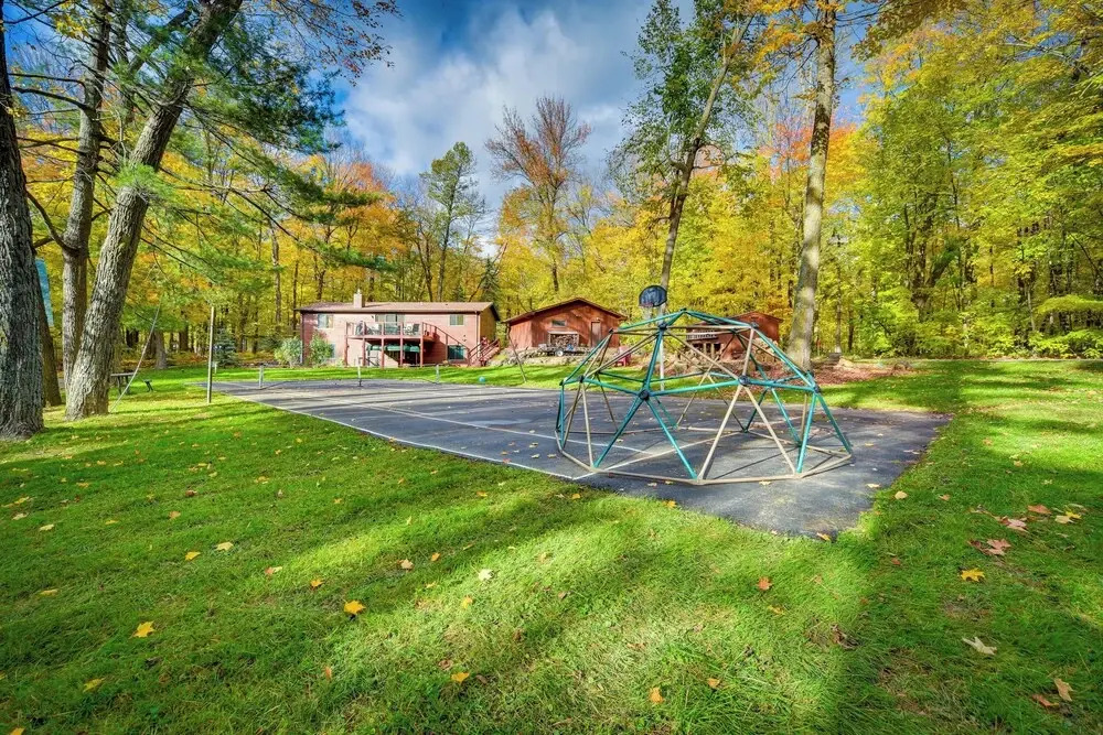 Hayward Cabin w/ Boat Slip + Fish House!