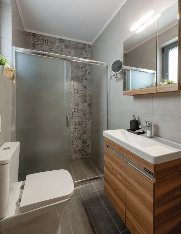 Cheli Apartments Airport by Airstay