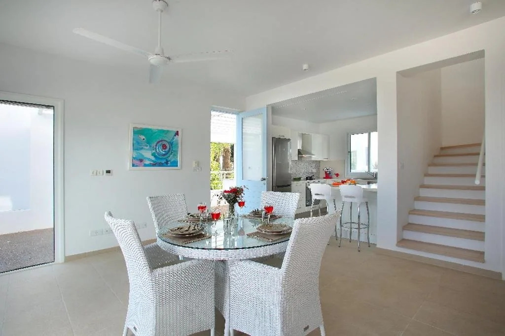 Oceania Villa