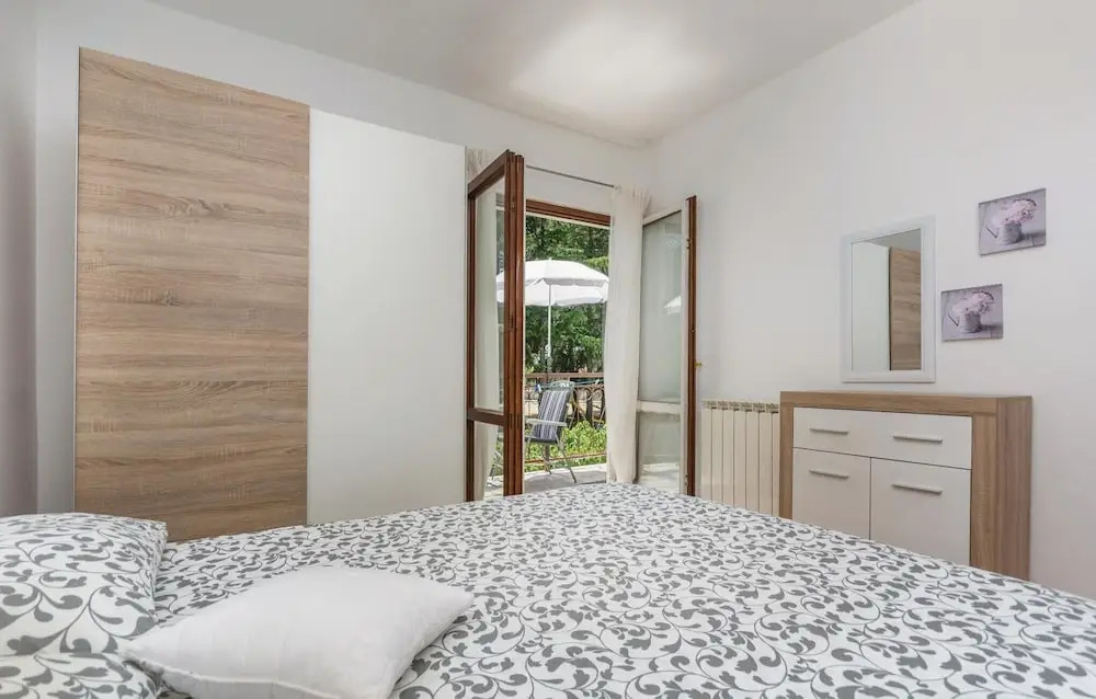 Amazing Home in Porec With Wifi and 2 Bedrooms
